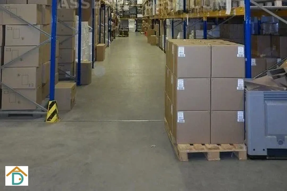 Loading Bays in Industrial Buildings — Shared vs Dedicated